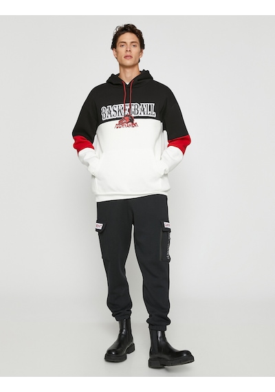 Koton Basketbol Baskılı Sweatshirt Şardonlu Kapşonlu Beyaz 3wam70283mk