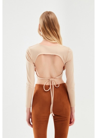 Quzu Cut Out Zincirli Crop Bluz Bej