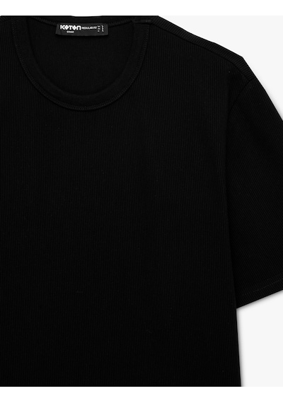 Koton Pamuklu Regular Fit Tok Kumaş Kısa Kollu Bisiklet Yaka Basic Tişört Siyah 6sam10384mk Koton Pamuklu Regular Fit Tok Kumaş Kısa Kollu Bisiklet Yaka Basic Tişört Siyah 6sam10384mk