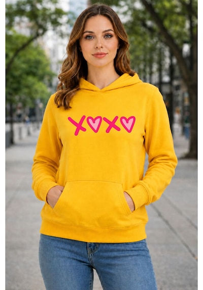 Herkesemoda Xoxo Baskılı Kapüşonlu 2 İplik Şardonlu Sweatshirt Sarı