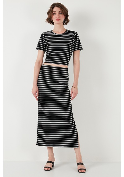 Lela Çizgili Slim Fit Bisiklet Yaka Yırtmaçlı Midi Boy Etekli Crop Bayan Takım 5866132 Siyah-Beyaz