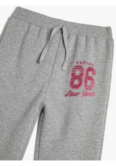 Koton Jogger Eşofman Altı Beli Bağlamalı Sim Baskı Detaylı Gri 4skg40031ak 4SKG40031AK031 Gri