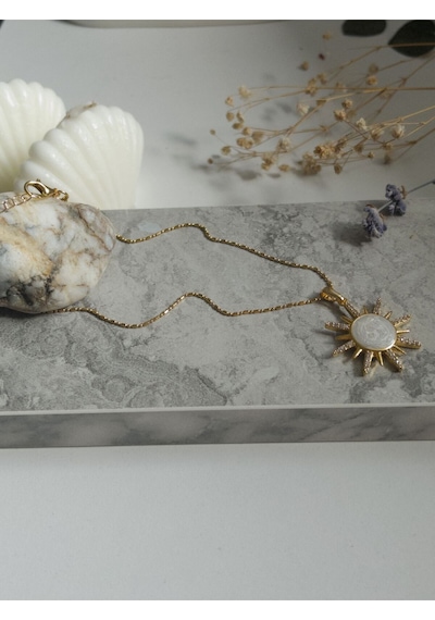 Handmade Pirinç Üzeri Altın Kaplama Güneş Şeklinde Beyaz Kadın Kolye Sevgiliye Hediye