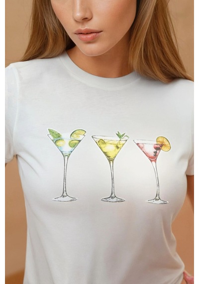 Hiccup Baskı Detaylı Regular Fit Bisiklet Yakalı %100 Pamuklu Crop T-shirt Tozlu Beyaz Hiccup Baskı Detaylı Regular Fit Bisiklet Yakalı %100 Pamuklu Crop T-shirt Tozlu Beyaz