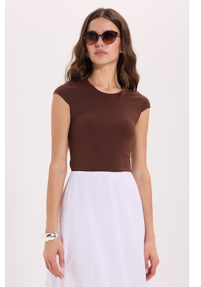 Tudors Kadın Slim Fit Dar Kesim Pamuklu Likralı Bisiklet Yaka Ay Kol Kahverengi Tişört-51124