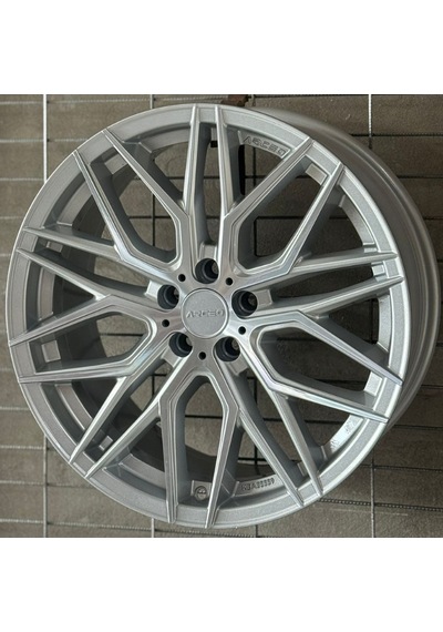 5 100 18 8.0 Et45 Ch57.1 Silver Diamond Arceo Valencia Jant