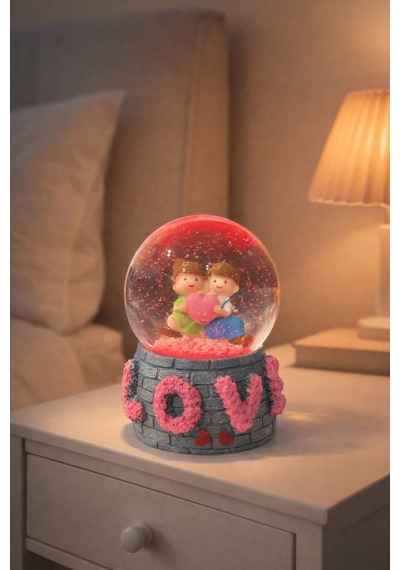 Sevgiliye Hediye Love Kalp Temalı Sevgililer Aşıklar Figürlü 9 Cm Işıklı Kar Küresi Dekoratif Hediye Çok Renkli