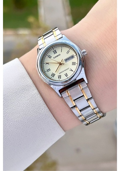Casio Csıste143 Kadın Kol Saati