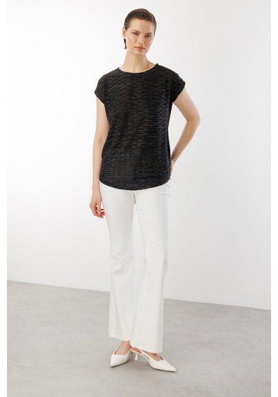 On Minimalist Oversize Kadın Bluz - Yuvarlak Yaka Kısa Kol Siyah On Minimalist Oversize Kadın Bluz - Yuvarlak Yaka Kısa Kol Siyah