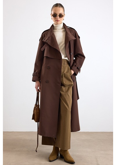 Olcay Dik Yaka Pelerin Ve Pat Detaylı Oversize Su İtici Özellikli Trençkot K. Kahve 6892 Koyu Kahve Olcay Dik Yaka Pelerin Ve Pat Detaylı Oversize Su İtici Özellikli Trençkot K. Kahve 6892 Koyu Kahve