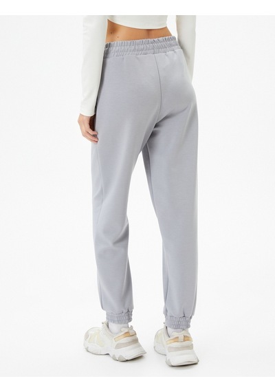 Koton Jogger Spor Eşofman Altı Yüksek Bel Cepli Modal Kumaş Yumuşak Tuşe Dokulu Gri 4sak40011nk 4SAK40011NK033 Gri Koton Jogger Spor Eşofman Altı Yüksek Bel Cepli Modal Kumaş Yumuşak Tuşe Dokulu Gri 4sak40011nk 4SAK40011NK033 Gri