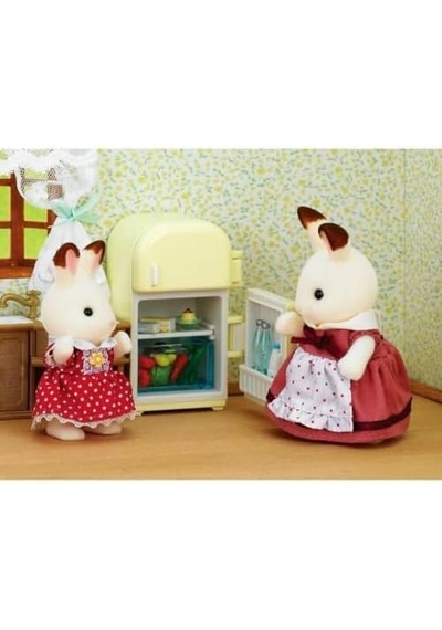 Sylvanian Families Çikolata Kulaklı Anne Buzdolabı Set Açık Ahşap