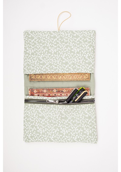 Kitap Ve Defter Kılıfı Fermuarlı Cepli, Yeşil Desenli 19x26 Cm