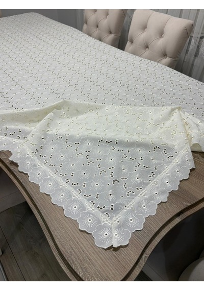Brode Nakış Işlemeli Dertsiz Masa Örtüsü 150x250 Krem