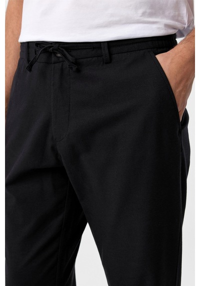 Süvari Siyah Slim Fit Armürlü Jogger Pantolon