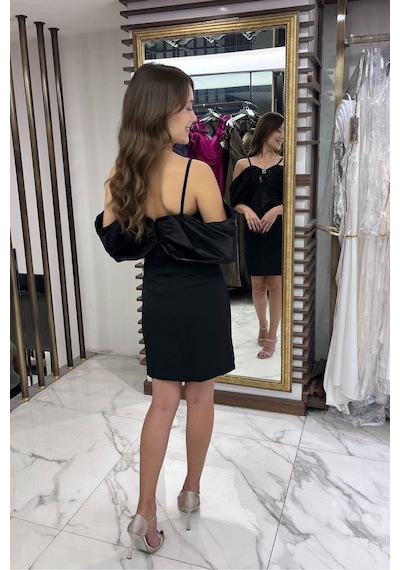 By Saygı Kadın İp Askılı Taş İşlemeli Astarlı Saten Fiyonk Detaylı Kısa Elbise-40482 Siyah By Saygı Kadın İp Askılı Taş İşlemeli Astarlı Saten Fiyonk Detaylı Kısa Elbise-40482 Siyah