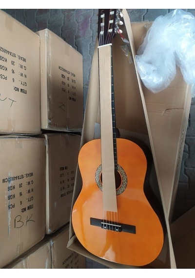 Tam Boy 4/4 Başlangıç Düzeyi Karma Marka Klasik Gitar-Kılıf-Pena