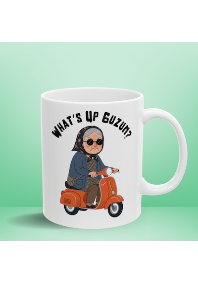 "what's Up Guzum " Yazılı Porselen Kupa Bardak 330 Ml - Motorlu Teyze Baskılı Esprili Ofis Ve Arkadaşa Hediyelik Kupa Çok Renkli "what's Up Guzum " Yazılı Porselen Kupa Bardak 330 Ml - Motorlu Teyze Baskılı Esprili Ofis Ve Arkadaşa Hediyelik Kupa Çok Renkli