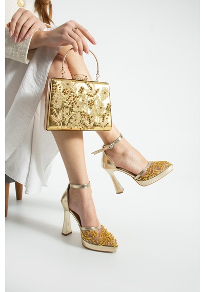 Dabab Shoes Pearly Gold Ayakkabı Çanta Kombin Platformlu 11cm Topuklu İncili Bantlı Abiye Ayakkabı Ve Çanta Seti Altın Kombin Dabab Shoes Pearly Gold Ayakkabı Çanta Kombin Platformlu 11cm Topuklu İncili Bantlı Abiye Ayakkabı Ve Çanta Seti Altın Kombin