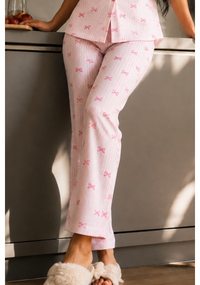 Kadın Zarif Yaka Dokulu Ferah Pembe Pijama Takımı