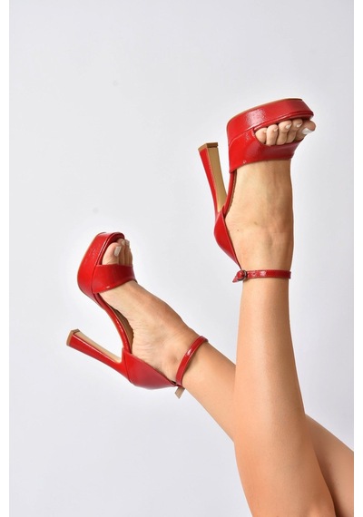 Fox Shoes Kırmızı Rugan Platform Kalın Topuklu Kadın Ayakkabı K404580108 Kırmızı