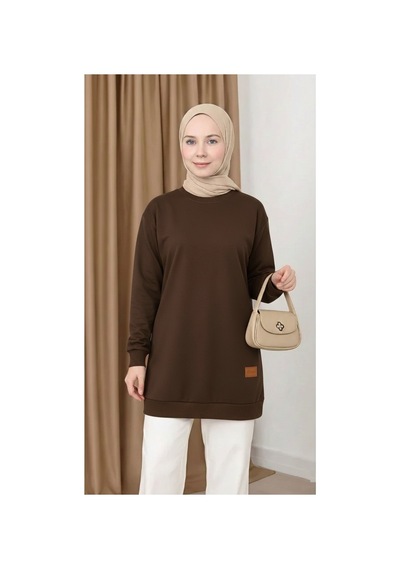 Unika Boutique Kadın Bisiklet Yaka Tesettür Yırtmaçlı Armalı Tunik Sweat Sweatshirt Kahverengi