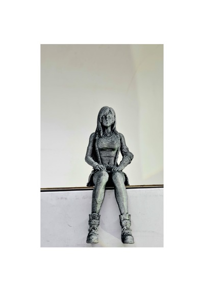 Oturan Final Fantasy Tifa Figür 10 Cm