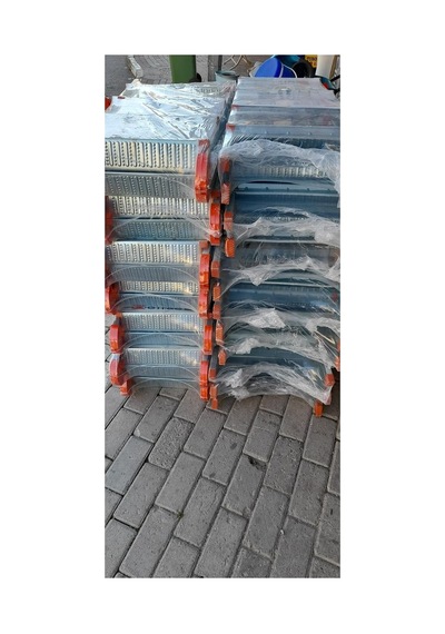 Tr Banio Perilla Çift Çıkışlı 4+4 Basamaklı Metal Merdiven Genel
