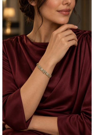 Geometrik Yıldız Motifli Baget Taş Detaylı Zincir Kadın 14k Altın Renginde Vıp Seri Xp Marka Bileklik Renkli Geometrik Yıldız Motifli Baget Taş Detaylı Zincir Kadın 14k Altın Renginde Vıp Seri Xp Marka Bileklik Renkli
