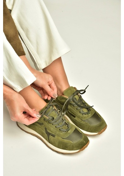 Fox Shoes Z312507561 Yeşil Hakiki Deri Süet Kadın Spor Ayakkabı