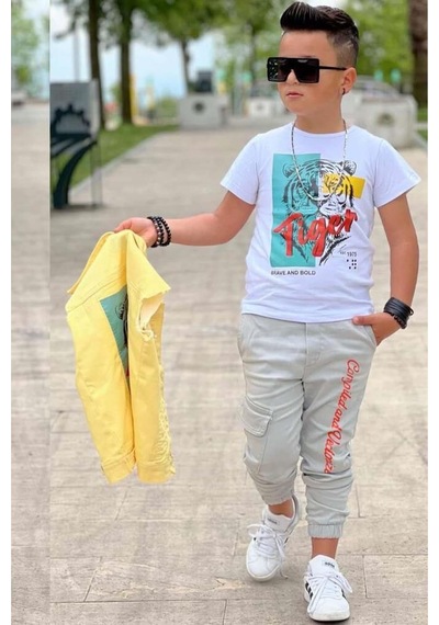 Riccotarz Erkek Çocuk Sırtı Tiger Yazı Baskılı Kolsuz Sarı Kot Ceket Ve Baskılı T-shirt Alt Üst Takım Sarı Riccotarz Erkek Çocuk Sırtı Tiger Yazı Baskılı Kolsuz Sarı Kot Ceket Ve Baskılı T-shirt Alt Üst Takım Sarı