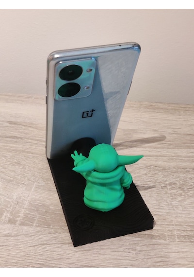 Star Wars Baby Yoda Grogu Figürlü Telefon Standı - Mandalorian Temalı Masaüstü Telefon Tutucu 13x7cm Siyah & Yeşil