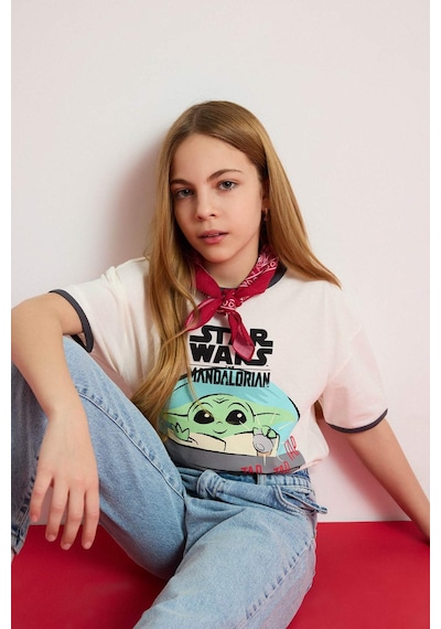 DeFacto Kız Çocuk Star Wars-Mandalorian Relax Fit Bisiklet Yaka Ribana Kısa Kollu Tişört E0478A825SPER99 Ekru