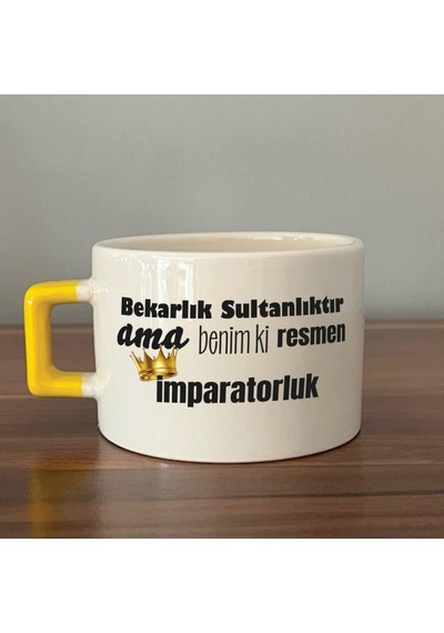 Bekarlık Sultanlıktır Ama Baskılı Sarı Kulplu C Fincan