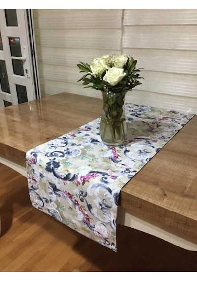 Menekşe Çiçek Baskılı Duck Kumaş Runner 40x140 Cm 761 Çok Renkli