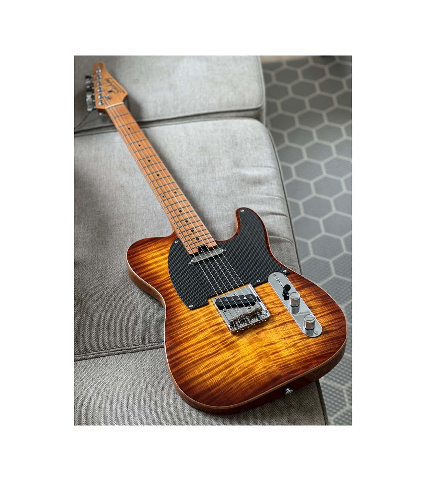 Soloking Mt-1 Fm Artisan With Solid 5a Flame Top İn Honeyburst W/hardcase