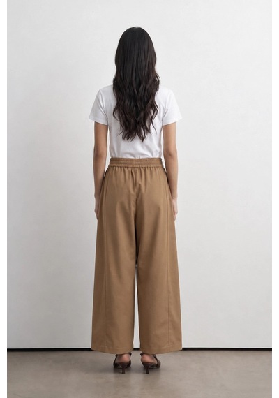 Kadriye Baştürk Barrel Kumaş Rahat Kesim Pantolon Camel