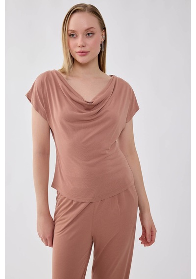 Vitrin Dökümlü Degaje Yaka Bluz CAMEL