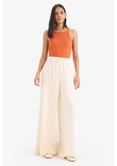 DeFacto Slim Fit Dar Kesim Halter Yaka Basic Düz Fitilli Kaşkorse Atlet E2176AX25SPOG269