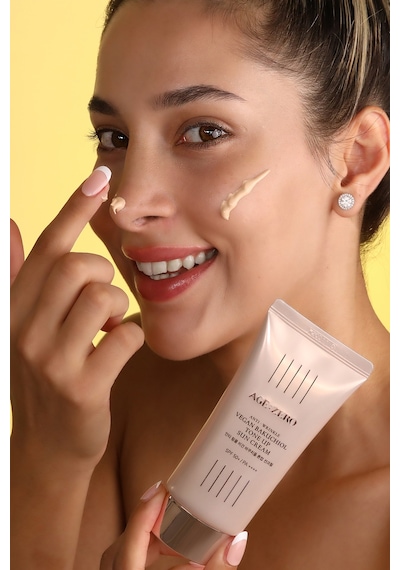 Zero Premium Bakuchiol Beyazlatıcı  Vegan Karşıtı Güneş Kremi SPF50+ 80 ML