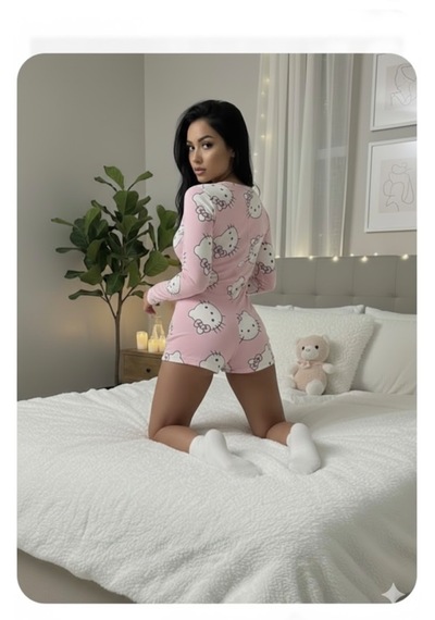 Trend Dokunuş Kadın Pamuklu Hello Kitty Desenli Düğmeli Uzun Kollu Şortlu Gecelik Tulum Pembe - Beyaz