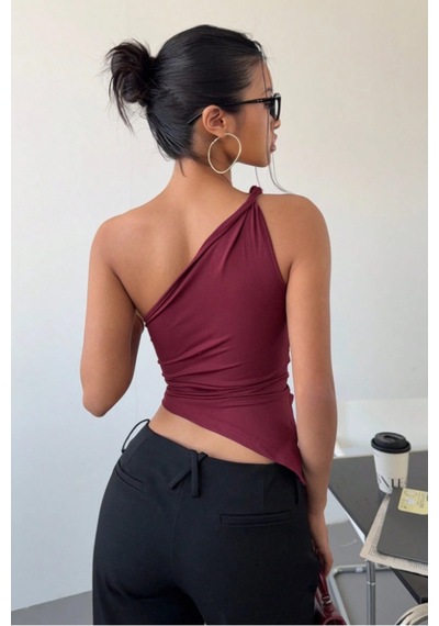 Kadın Siyah Tek Omuz Bluz Asimetrik Kesim Likralı Crop Şık Ve Modern Tasarım Bordo