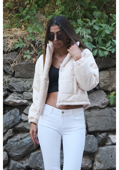 Keyifli Moda Kadın Bej Dik Yaka Çıtçıtlı Fermuarlı Kısa Şişme Mont - 40 Bej