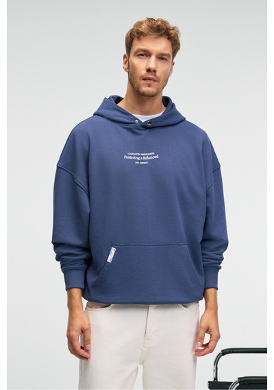 Grimelange CLAY Erkek %100 Pamuk Kapüşonlu Çıtçıtlı Baskılı Cebi Süs Etiketli İndigo Sweatshirt Grimelange CLAY Erkek %100 Pamuk Kapüşonlu Çıtçıtlı Baskılı Cebi Süs Etiketli İndigo Sweatshirt