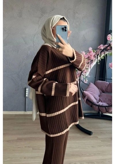 De Pose Iki Renkli Mevsimlik Ince Kumaş Triko Takım Kahverengi