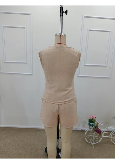 Defymoda Kadın Askılı Önü Düğmeli Asimetrik Detaylı Bluz Ve Astarlı Short Ikili Takım Bej