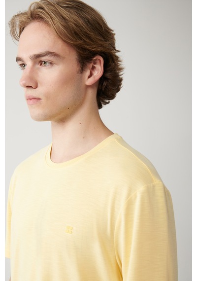 Avva Erkek Sarı Soft Touch Bisiklet Yaka Regular Fit T-shirt B001031 Sarı