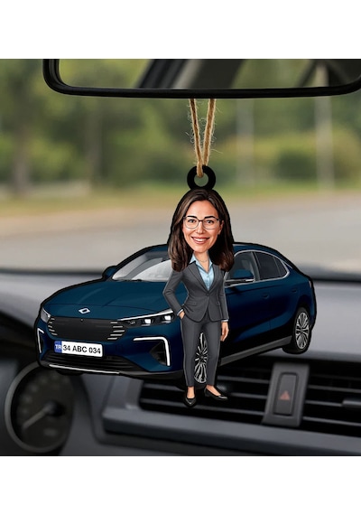 Bk Gift Kişiye Özel Kadın Gemlik Renk Togg Karikatürlü Ahşap Plakalı Araba Dikiz Ayna Süsü-2 , Arkadaşa Hediye, Sevgiliye Hediye, Araba Hediyesi Kobit