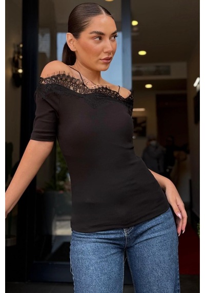 Siyah Dantelli Madonna Yaka Slim Fit Tişört Mg2743
