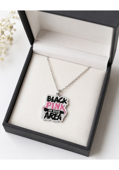 Blackpink In Your Area Yazılı Pembe Siyah Kadın Kolye Hediye Takı Aksesuar Çok renkli